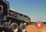 Immagine di La costruzione dell'autostrada Il Vietnam, 1969, secondo 31 filmato di repertorio 65675062014
