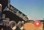Immagine di La costruzione dell'autostrada Il Vietnam, 1969, secondo 34 filmato di repertorio 65675062014