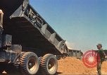 Immagine di La costruzione dell'autostrada Il Vietnam, 1969, secondo 36 filmato di repertorio 65675062014