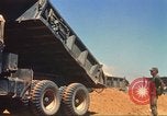 Immagine di La costruzione dell'autostrada Il Vietnam, 1969, secondo 37 filmato di repertorio 65675062014