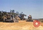 Immagine di La costruzione dell'autostrada Il Vietnam, 1969, secondo 8 filmato di repertorio 65675062015