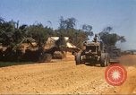 Immagine di La costruzione dell'autostrada Il Vietnam, 1969, secondo 19 filmato di repertorio 65675062015