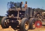 Immagine di La costruzione dell'autostrada Il Vietnam, 1969, secondo 23 filmato di repertorio 65675062015
