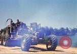 Immagine di La costruzione dell'autostrada Il Vietnam, 1969, secondo 32 filmato di repertorio 65675062015