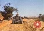 Immagine di La costruzione dell'autostrada Il Vietnam, 1969, secondo 48 filmato di repertorio 65675062015