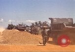 Immagine di La costruzione dell'autostrada Il Vietnam, 1969, secondo 5 filmato di repertorio 65675062016