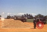 Immagine di La costruzione dell'autostrada Il Vietnam, 1969, secondo 13 filmato di repertorio 65675062016