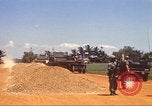Immagine di La costruzione dell'autostrada Il Vietnam, 1969, secondo 14 filmato di repertorio 65675062016