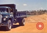 Immagine di La costruzione dell'autostrada Il Vietnam, 1969, secondo 19 filmato di repertorio 65675062016