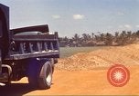 Immagine di La costruzione dell'autostrada Il Vietnam, 1969, secondo 23 filmato di repertorio 65675062016