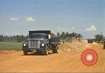 Immagine di La costruzione dell'autostrada Il Vietnam, 1969, secondo 43 filmato di repertorio 65675062016