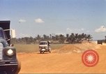 Immagine di La costruzione dell'autostrada Il Vietnam, 1969, secondo 52 filmato di repertorio 65675062016