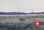 Immagine di 1a divisione di cavalleria Chu Lai Vietnam, 1969, secondo 30 filmato di repertorio 65675062017