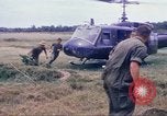 Immagine di 1a divisione di cavalleria Chu Lai Vietnam, 1969, secondo 34 filmato di repertorio 65675062017
