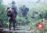 Image États-unis les soldats de la 4e Division d'infanterie Le Vietnam du Sud, 1967, de la seconde 37 séquences d'archives historiques vidéo 65675062025