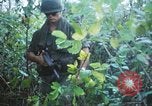Image États-unis les soldats de la 4e Division d'infanterie Le Vietnam du Sud, 1967, de la seconde 58 séquences d'archives historiques vidéo 65675062025