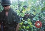 Image États-unis les soldats de la 4e Division d'infanterie Le Vietnam du Sud, 1967, de la seconde 59 séquences d'archives historiques vidéo 65675062025