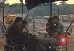 Standbild USA Offiziere Vietnam, 1970, aus Sekunde 3 historischem Filmmaterial Videoclip 65675062044