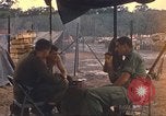 Standbild USA Offiziere Vietnam, 1970, aus Sekunde 5 historischem Filmmaterial Videoclip 65675062044
