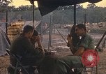 Standbild USA Offiziere Vietnam, 1970, aus Sekunde 12 historischem Filmmaterial Videoclip 65675062044