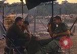 Standbild USA Offiziere Vietnam, 1970, aus Sekunde 20 historischem Filmmaterial Videoclip 65675062044