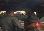 Standbild USA Offiziere Vietnam, 1970, aus Sekunde 27 historischem Filmmaterial Videoclip 65675062044