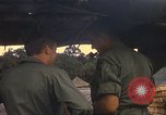 Standbild USA Offiziere Vietnam, 1970, aus Sekunde 29 historischem Filmmaterial Videoclip 65675062044