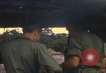 Standbild USA Offiziere Vietnam, 1970, aus Sekunde 30 historischem Filmmaterial Videoclip 65675062044