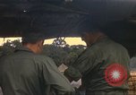 Standbild USA Offiziere Vietnam, 1970, aus Sekunde 35 historischem Filmmaterial Videoclip 65675062044