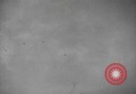 Standbild Bombardierung des Dorfes während des Spanischen Bürgerkriegs Spanien, 1937, aus Sekunde 32 historischem Filmmaterial Videoclip 65675062087
