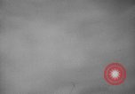 Standbild Bombardierung des Dorfes während des Spanischen Bürgerkriegs Spanien, 1937, aus Sekunde 36 historischem Filmmaterial Videoclip 65675062087
