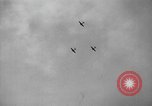 Standbild Bombardierung des Dorfes während des Spanischen Bürgerkriegs Spanien, 1937, aus Sekunde 40 historischem Filmmaterial Videoclip 65675062087