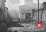 Standbild Bombardierung des Dorfes während des Spanischen Bürgerkriegs Spanien, 1937, aus Sekunde 45 historischem Filmmaterial Videoclip 65675062087