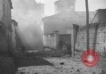 Standbild Bombardierung des Dorfes während des Spanischen Bürgerkriegs Spanien, 1937, aus Sekunde 46 historischem Filmmaterial Videoclip 65675062087