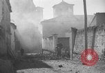 Standbild Bombardierung des Dorfes während des Spanischen Bürgerkriegs Spanien, 1937, aus Sekunde 47 historischem Filmmaterial Videoclip 65675062087