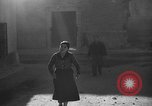 Standbild Bombardierung des Dorfes während des Spanischen Bürgerkriegs Spanien, 1937, aus Sekunde 53 historischem Filmmaterial Videoclip 65675062087