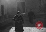 Standbild Bombardierung des Dorfes während des Spanischen Bürgerkriegs Spanien, 1937, aus Sekunde 54 historischem Filmmaterial Videoclip 65675062087
