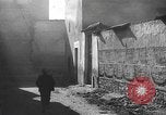 Standbild Bombardierung des Dorfes während des Spanischen Bürgerkriegs Spanien, 1937, aus Sekunde 62 historischem Filmmaterial Videoclip 65675062087