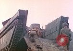 Immagine di L'eliminazione della bomba Iwo Jima, 1945, secondo 33 filmato di repertorio 65675062140