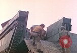 Immagine di L'eliminazione della bomba Iwo Jima, 1945, secondo 34 filmato di repertorio 65675062140