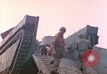Immagine di L'eliminazione della bomba Iwo Jima, 1945, secondo 35 filmato di repertorio 65675062140