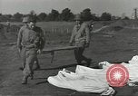 Immagine di La sepoltura dei cadaveri Nettuno Italia, 1944, secondo 16 filmato di repertorio 65675062183