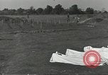 Immagine di La sepoltura dei cadaveri Nettuno Italia, 1944, secondo 35 filmato di repertorio 65675062183