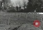 Immagine di La sepoltura dei cadaveri Nettuno Italia, 1944, secondo 43 filmato di repertorio 65675062183