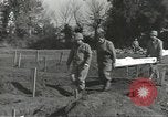 Immagine di La sepoltura dei cadaveri Nettuno Italia, 1944, secondo 49 filmato di repertorio 65675062183