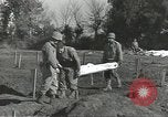 Immagine di La sepoltura dei cadaveri Nettuno Italia, 1944, secondo 51 filmato di repertorio 65675062183