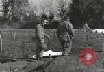Immagine di La sepoltura dei cadaveri Nettuno Italia, 1944, secondo 57 filmato di repertorio 65675062183