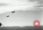 Standbild United States Air Raid Caroline Island Pazifischer Ozean, 1944, aus Sekunde 36 historischem Filmmaterial Videoclip 65675062195