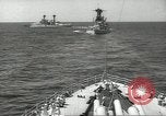 Standbild USA Schlachtschiffe in Spalte Bildung Hampton Roads Virginia USA, 1939, aus Sekunde 35 historischem Filmmaterial Videoclip 65675062203