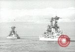 Standbild USA Schlachtschiffe in Spalte Bildung Hampton Roads Virginia USA, 1939, aus Sekunde 58 historischem Filmmaterial Videoclip 65675062203
